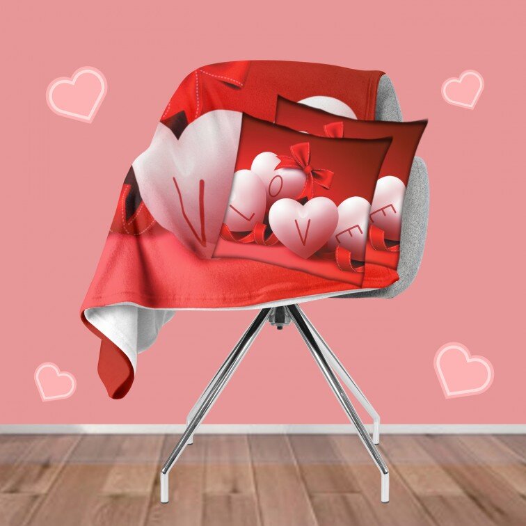 Романтичен комплект възглавници и одеяло Любовта е навсякъде - Love Is Everywhere